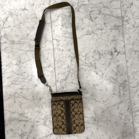 Coach crossbody - Picture 2 of 6
